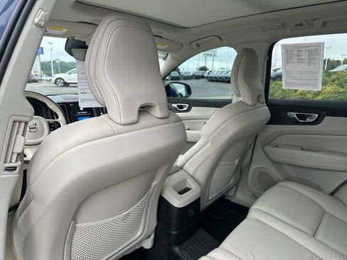 Certified 2025 Volvo XC60 T8 Plus w/ Protection Package Premier AWD/4WD image 34