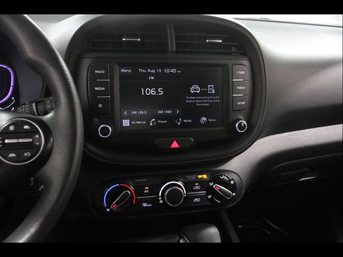 Used 2024 Kia Soul LX w/ Option Group 015 FWD image 9