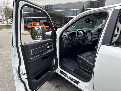 Used 2024 RAM 2500 Laramie AWD/4WD image 11