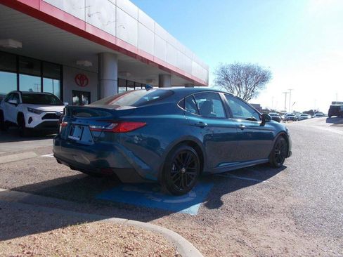 Used 2026 Toyota Camry SE image 5