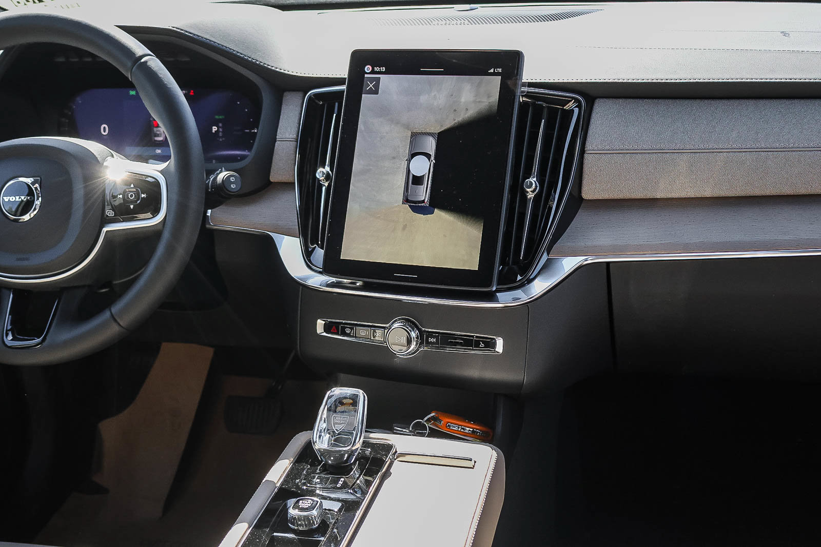 New 2026 Volvo XC90 T8 Plus w/ Protection Package Premier AWD/4WD image 22