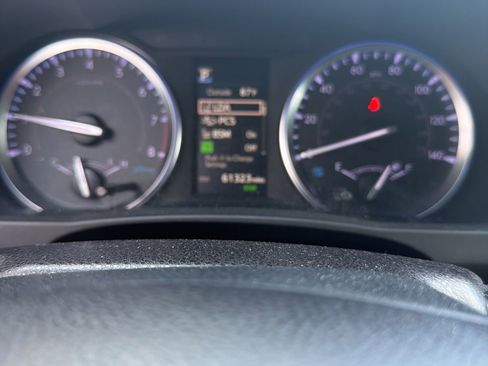Used 2019 Toyota Highlander Limited FWD image 10