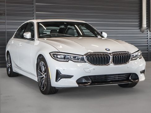 Used 2019 BMW 330i Sedan w/ Premium Package RWD image 9