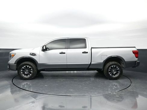 Used 2018 Nissan Titan PRO-4X w/ Pro-4x Convenience Package image 4