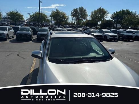 Used 2015 Toyota RAV4 Limited AWD/4WD image 9