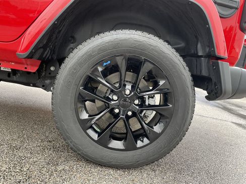 Certified 2023 Jeep Wrangler Unlimited Sahara AWD/4WD image 10