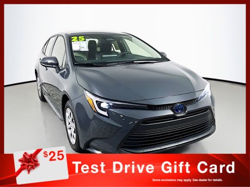 Used 2025 Toyota Corolla LE FWD image 1
