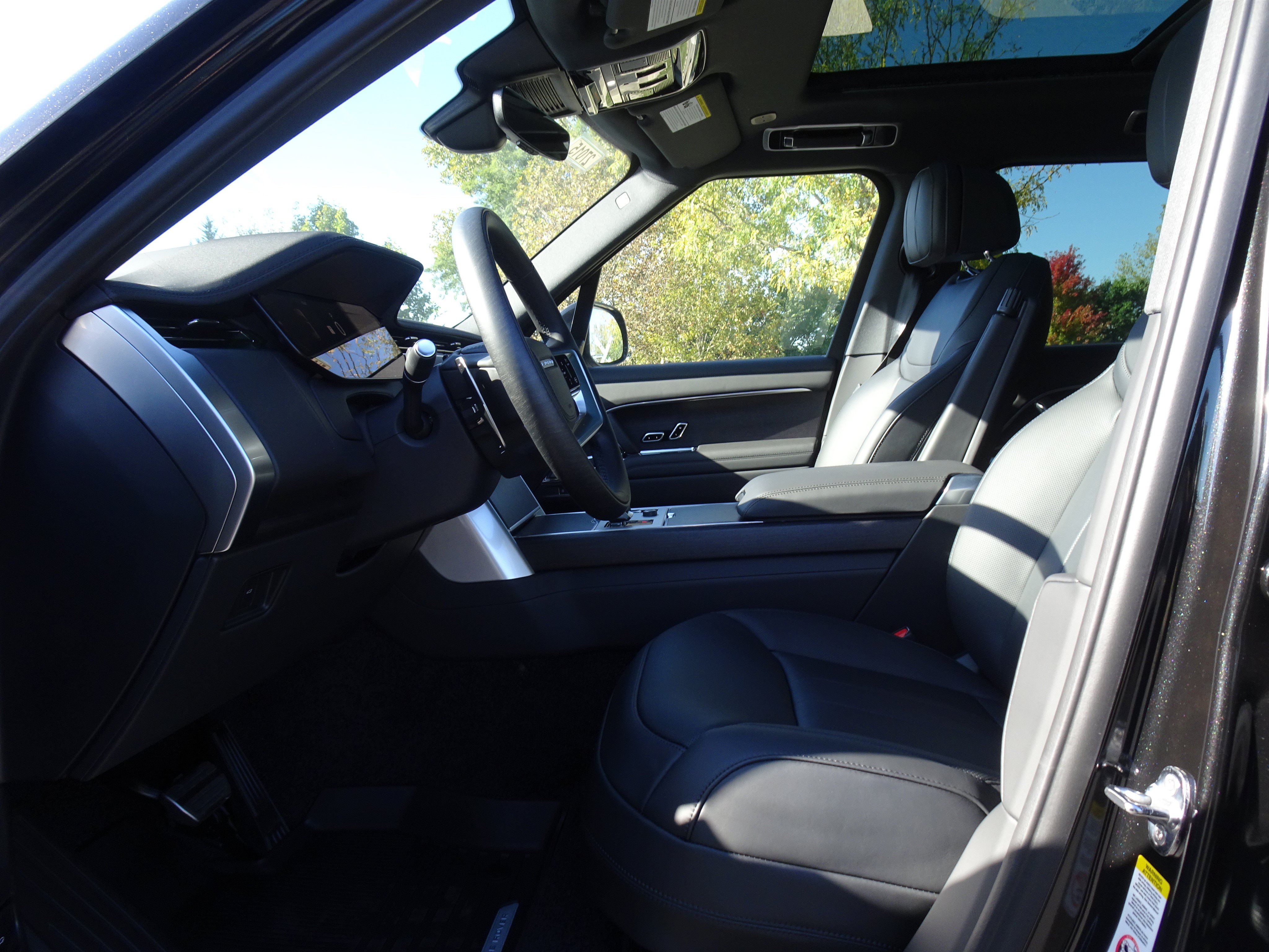 New 2027 Land Rover Range Rover SE AWD/4WD image 2