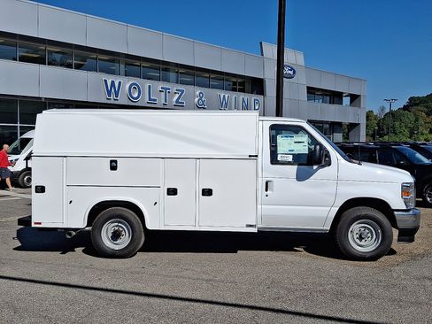 New 2026 Ford E-350 and Econoline 350 Super Duty w/ Power Equipment Group image 7