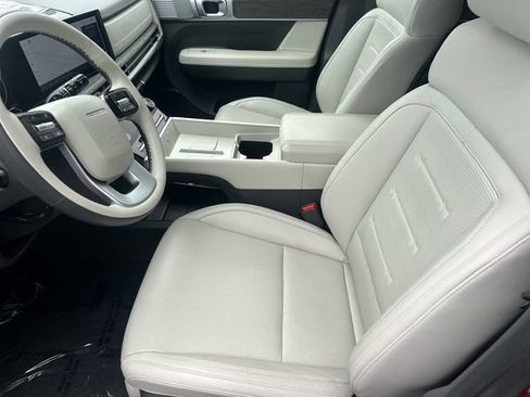 Used 2024 Hyundai Santa Fe Calligraphy FWD image 18