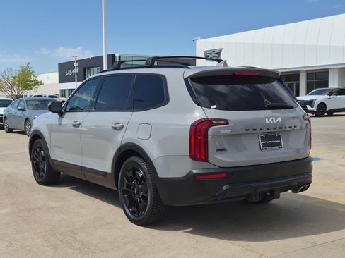 Certified 2022 Kia Telluride SX w/ SX Prestige Package AWD/4WD image 3