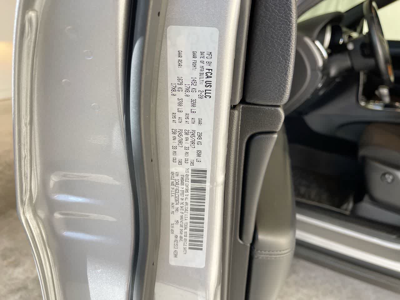 Used 2020 Jeep Grand Cherokee Laredo AWD/4WD image 27
