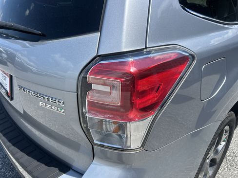 Used 2017 Subaru Forester 2.5i Touring AWD/4WD image 53