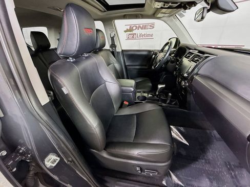 Certified 2024 Toyota 4Runner TRD Off-Road Premium w/ Off Road Premium Plus Package AWD/4WD image 32