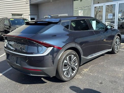 Used 2022 Kia EV6 Light RWD image 5