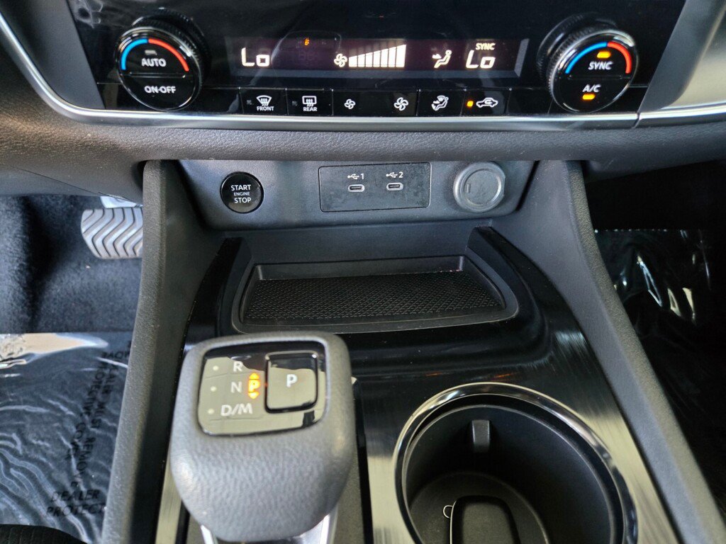 Used 2025 Nissan Rogue SV AWD/4WD image 18