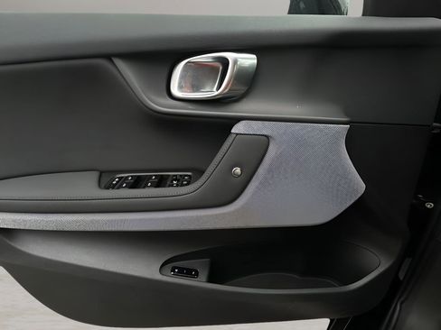 Used 2022 Polestar Polestar 2 image 31