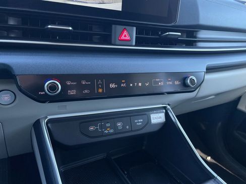 New 2026 Kia Carnival EX FWD image 18