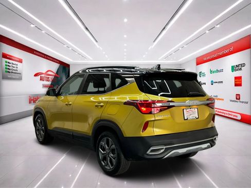 Used 2023 Kia Seltos S w/ Navigation Package FWD image 5