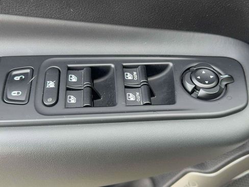 Used 2023 Jeep Renegade Latitude image 12