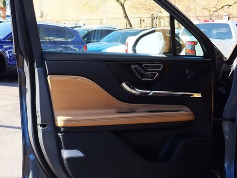 Used 2021 Lincoln Corsair Reserve image 38