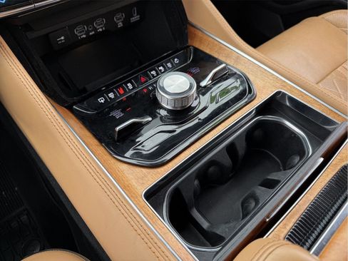 Used 2022 Jeep Grand Wagoneer Series III w/ Rear Seat Video Group 1 image 19