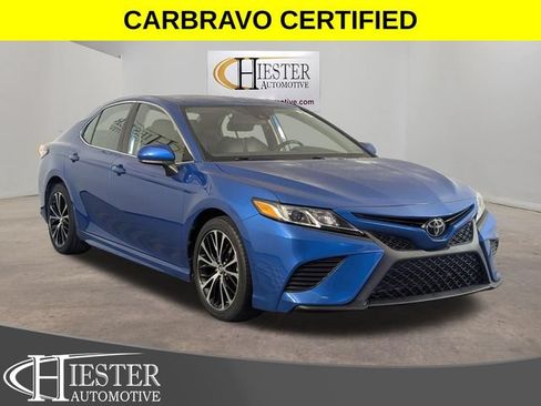 Used 2019 Toyota Camry SE FWD image 1