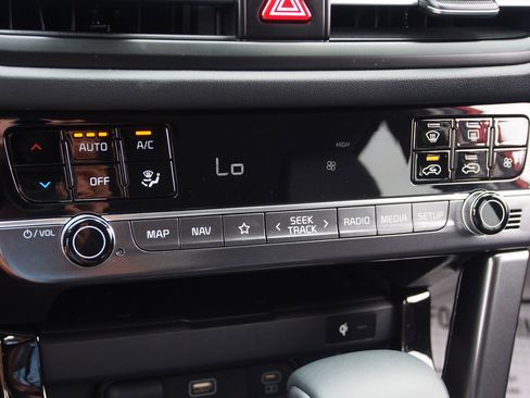 Used 2025 Kia Seltos SX w/ SX Sunroof Package image 26