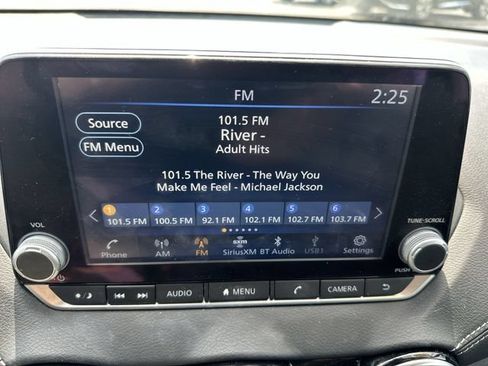 Used 2023 Nissan Sentra SV FWD image 14