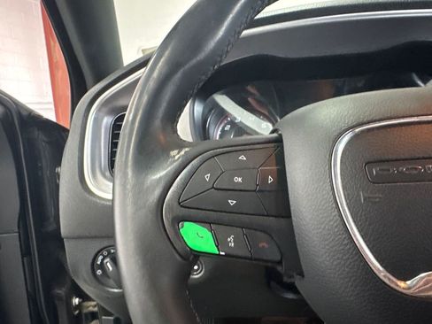 Used 2019 Dodge Charger SXT image 10