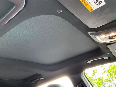 Used 2022 Mercedes-Benz GLB 250 4MATIC image 13