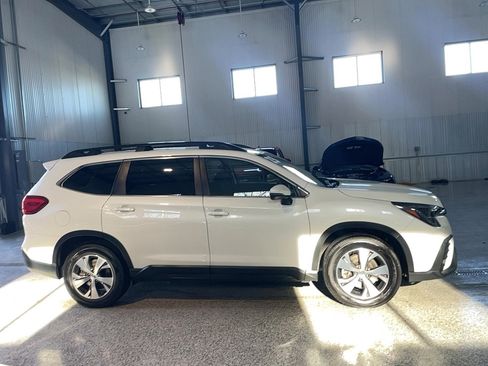 Used 2023 Subaru Ascent Premium w/ Convenience Package image 4