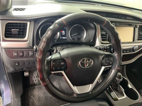 Used 2017 Toyota Highlander Plus image 26