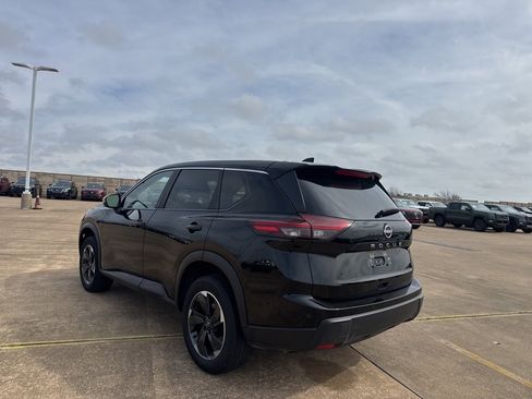 Certified 2025 Nissan Rogue SV image 20