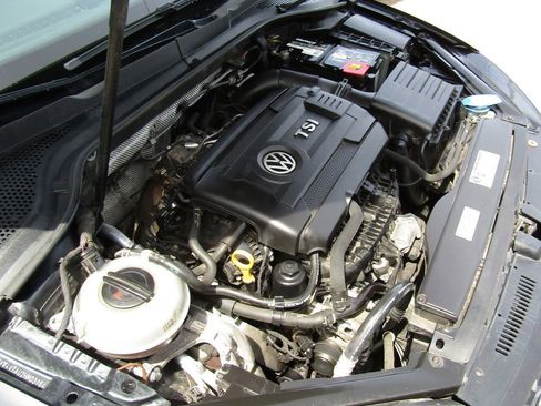 Used 2017 Volkswagen GTI Sport FWD image 18