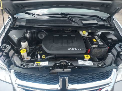 Used 2015 Dodge Grand Caravan SXT FWD image 37