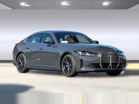 Used 2025 BMW i4 eDrive40 w/ Premium Package RWD image 6