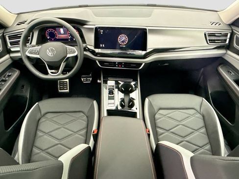 New 2026 Volkswagen Atlas Peak Edition AWD/4WD image 13
