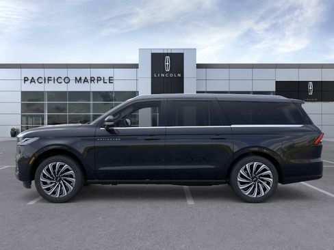 New 2026 Lincoln Navigator L Black Label AWD/4WD image 3