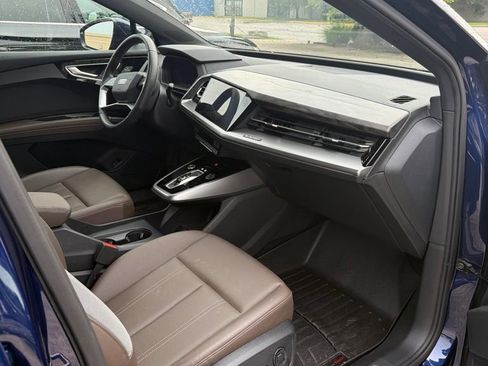 Certified 2023 Audi Q4 e-tron Premium w/ Convenience Package AWD/4WD image 5