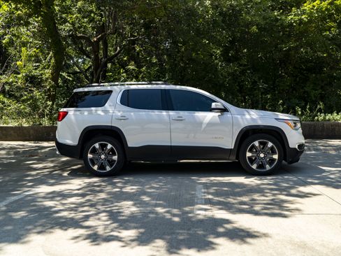 Used 2018 GMC Acadia SLT FWD image 10