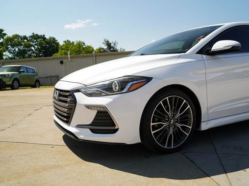 Used 2018 Hyundai Elantra Sport w/ Sport Premium Package 03 FWD image 17