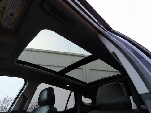 Used 2022 GMC Terrain SLT w/ Tech Package image 45