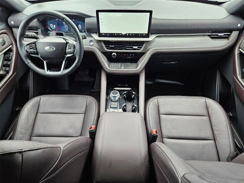 Used 2025 Ford Explorer Platinum w/ Ultimate Package image 26