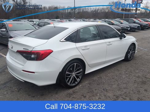 Used 2023 Honda Civic Touring image 8