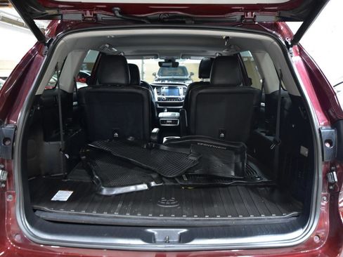 Used 2019 Toyota Highlander XLE AWD/4WD image 50