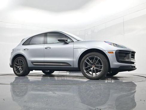 Used 2024 Porsche Macan Turbo AWD/4WD image 40