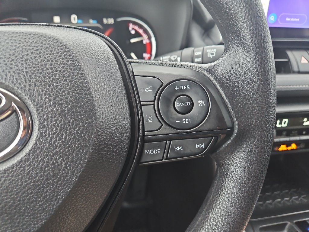 Used 2025 Toyota RAV4 XLE FWD image 21