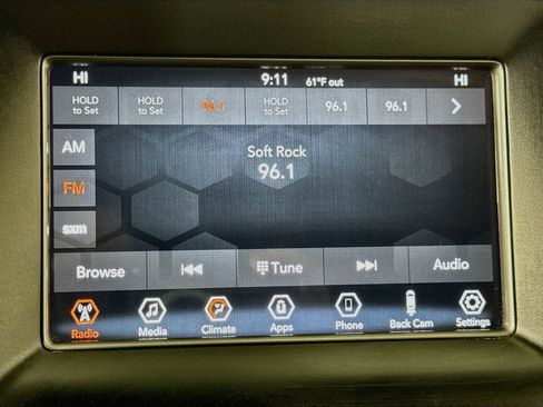 Used 2020 Jeep Grand Cherokee Laredo AWD/4WD image 30