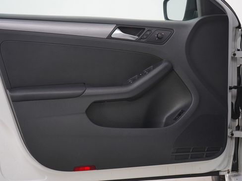 Used 2016 Volkswagen Jetta Sport image 19